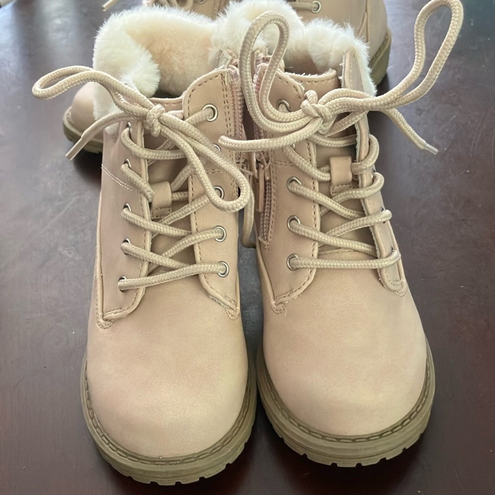 Girls size 8 beige with white fur boots
